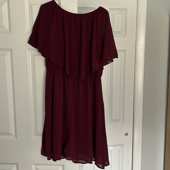 NWT WOMENS PARTY/WEDDING GUEST DRESS.  SIZE LARGE AND MEDIUM - Picture 5 of 6